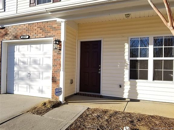3rd image of 13737 Singleleaf Ln Unit 13737