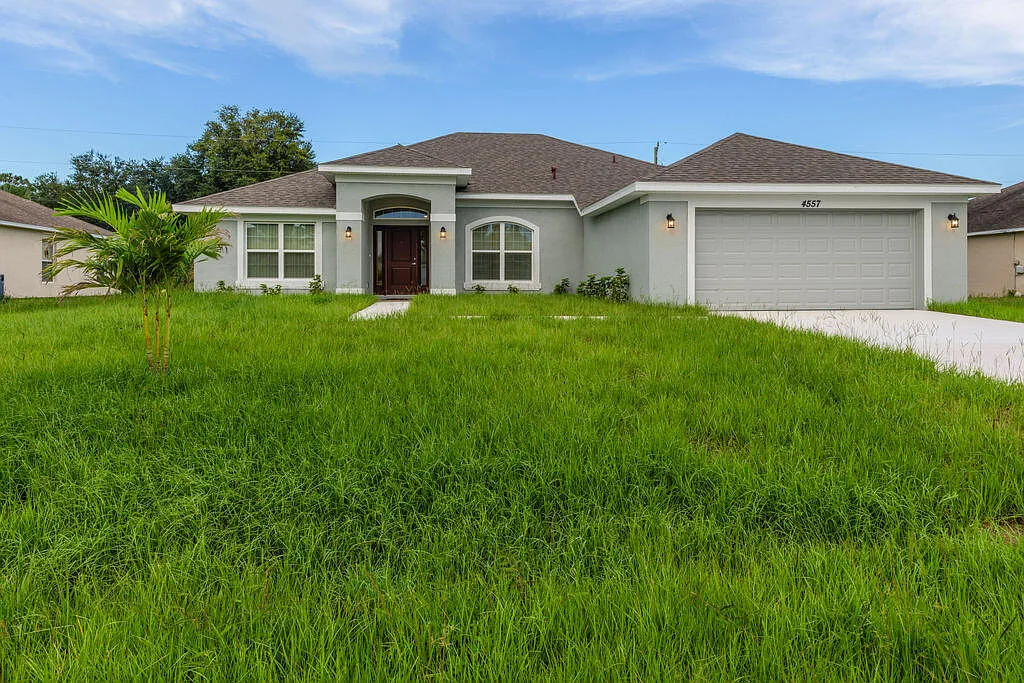 4 bed, 3.0 bath, 2281 sqft, $3,000 — Photo 2