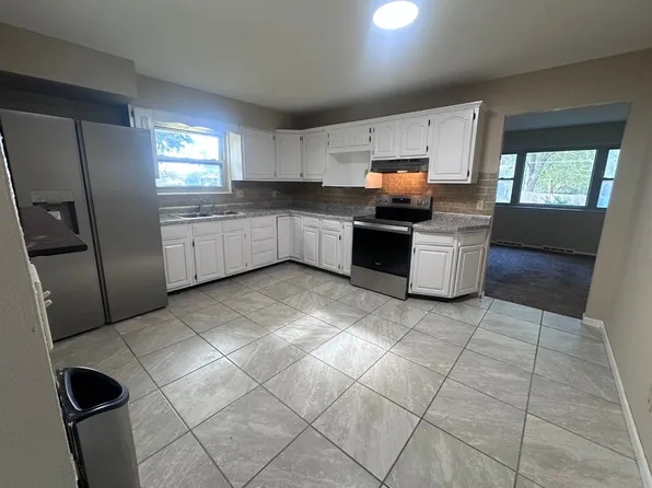 775 Wiethaupt Rd, Florissant, MO 63031