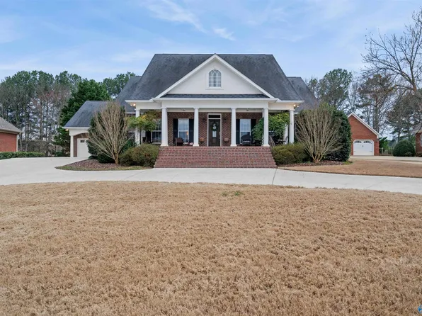 714 Shasta Dr, Albertville, AL 35950