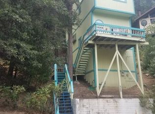 24033 Lakeview Dr, Crestline, CA 92325