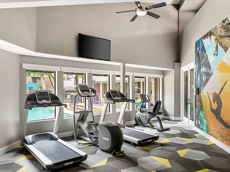 C235270_FitnessCenter_02_13715