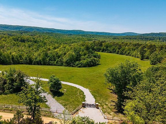 3rd image of 425 Barnhardt Rd