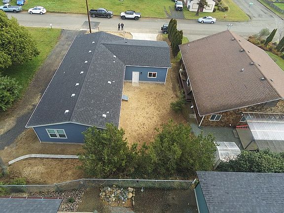 2nd image of 1560 Monroe St