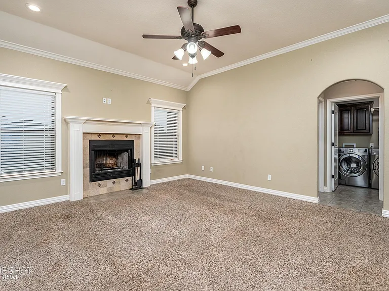 350 Miss Ellie Ln — Photo 2