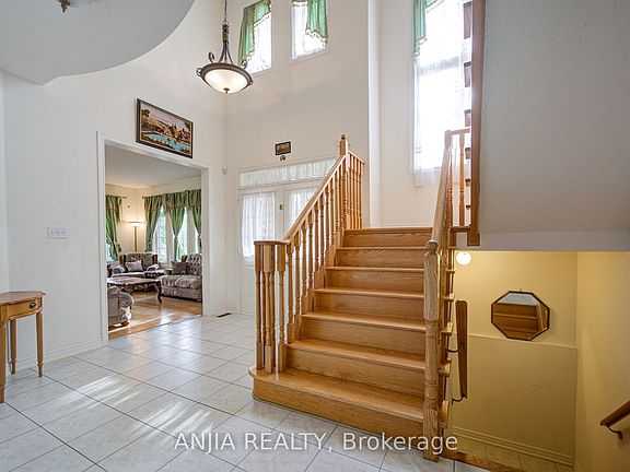3rd image of 65 Staynor Cres