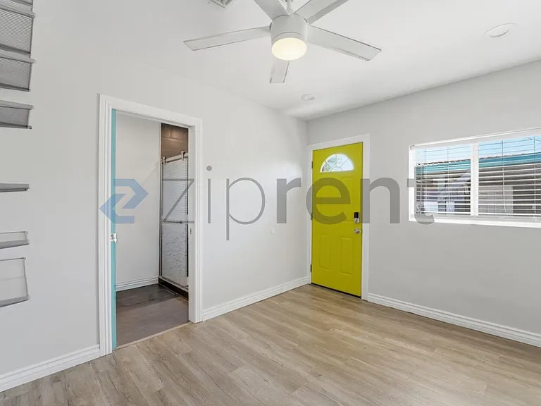 1031 E Roosevelt St #A — Photo 9