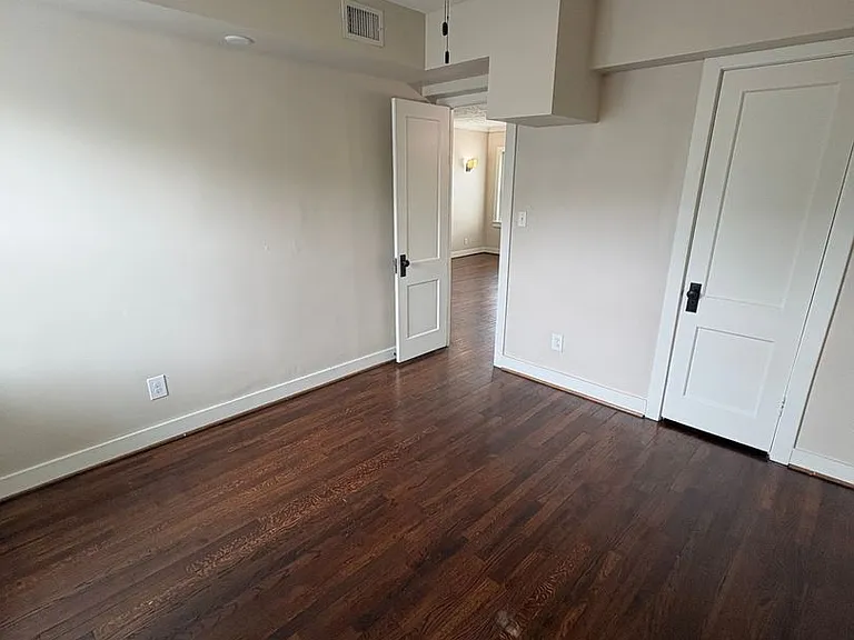 3910 Cass St — Photo 5