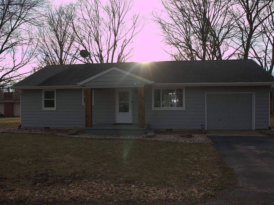 1st image of 202 N Highland Ct
