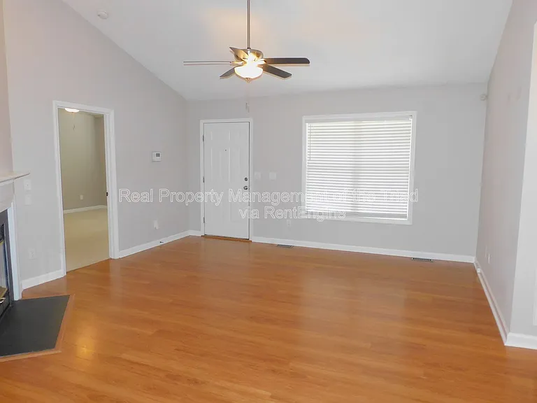 2988 Butterwood Dr — Photo 2