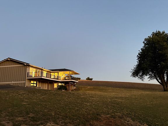 3 bedroom home on 2 acres