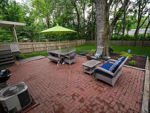 4th image of 55 Waverton Dr