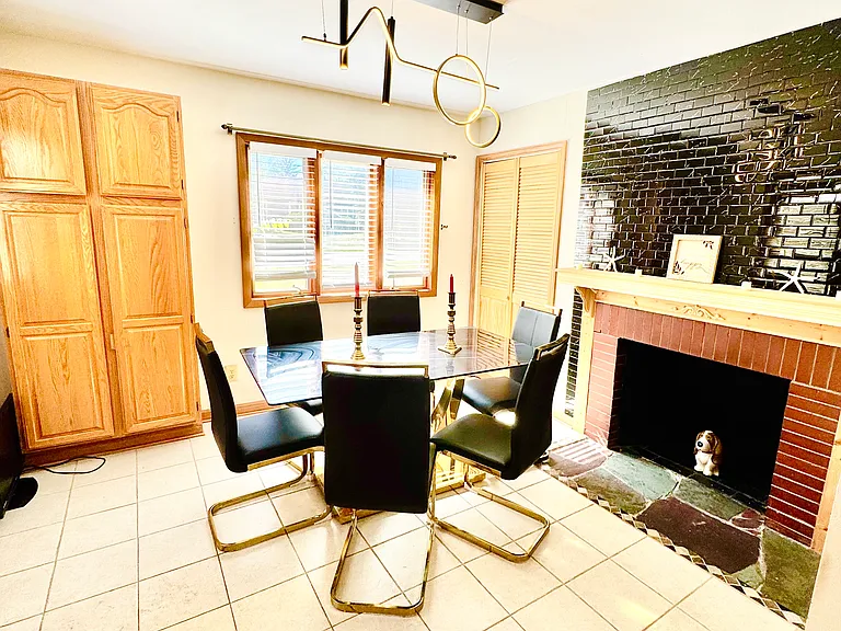2082 Lakeshire Dr — Photo 18
