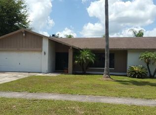 3801 Bell Grande Dr, Valrico, FL 33596