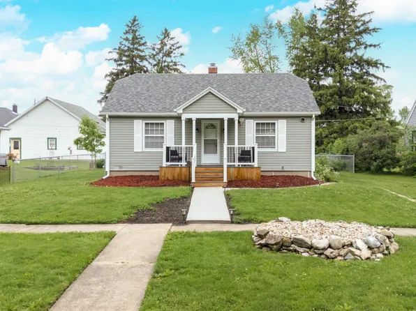 105 E Henry St, Pontiac, IL 61764