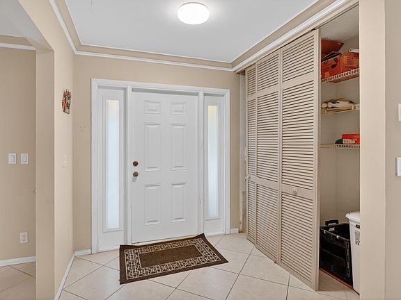 4th image of 2808 S Carambola Cir Circle S #1980