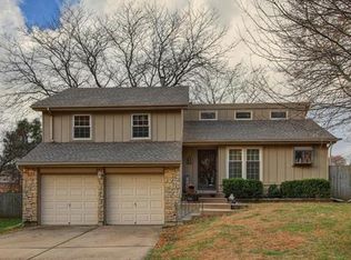 7702 Garnett St, Lenexa, KS 66214