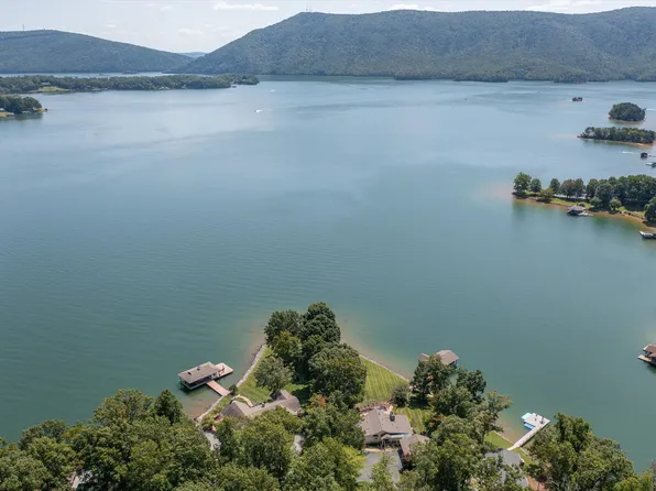 105 Arbor Ln, Huddleston, VA 24104