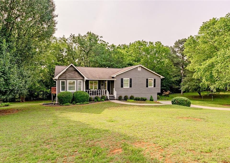 1st image of 119 Village Ct