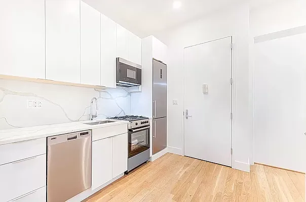 Rented by REAL New York | media 26