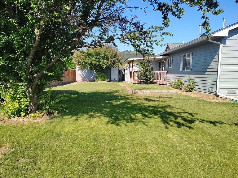 Back yard-Fenced