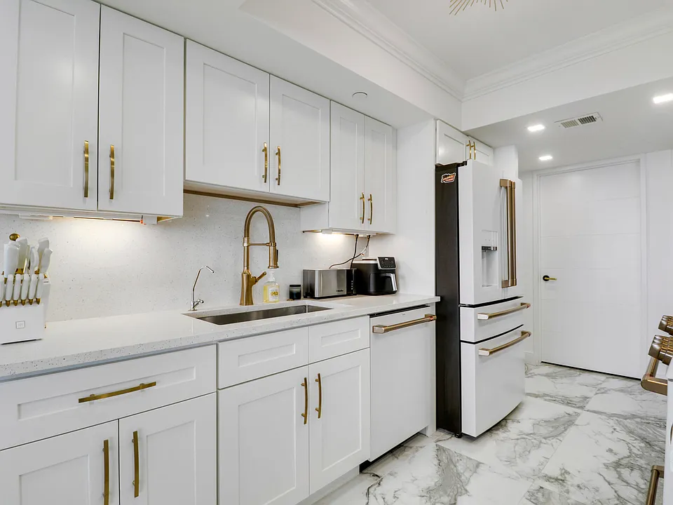 5280 N Ocean Dr #2F
