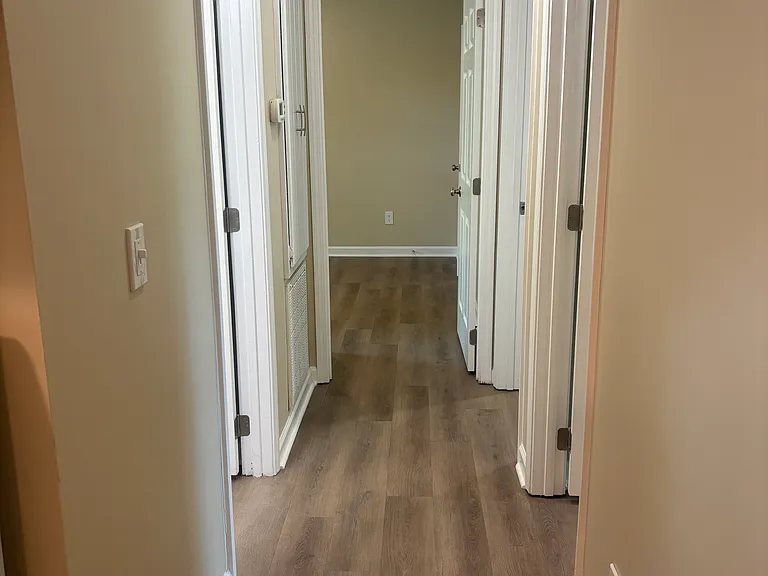 1039 N Lakeshore Dr — Photo 5