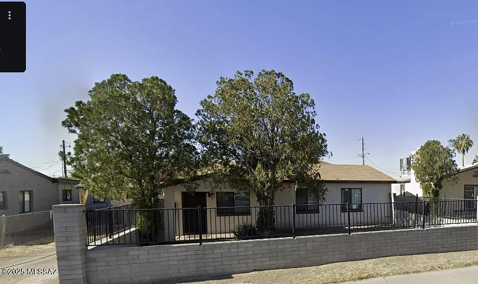 Building Photo - 2125 N Euclid Ave