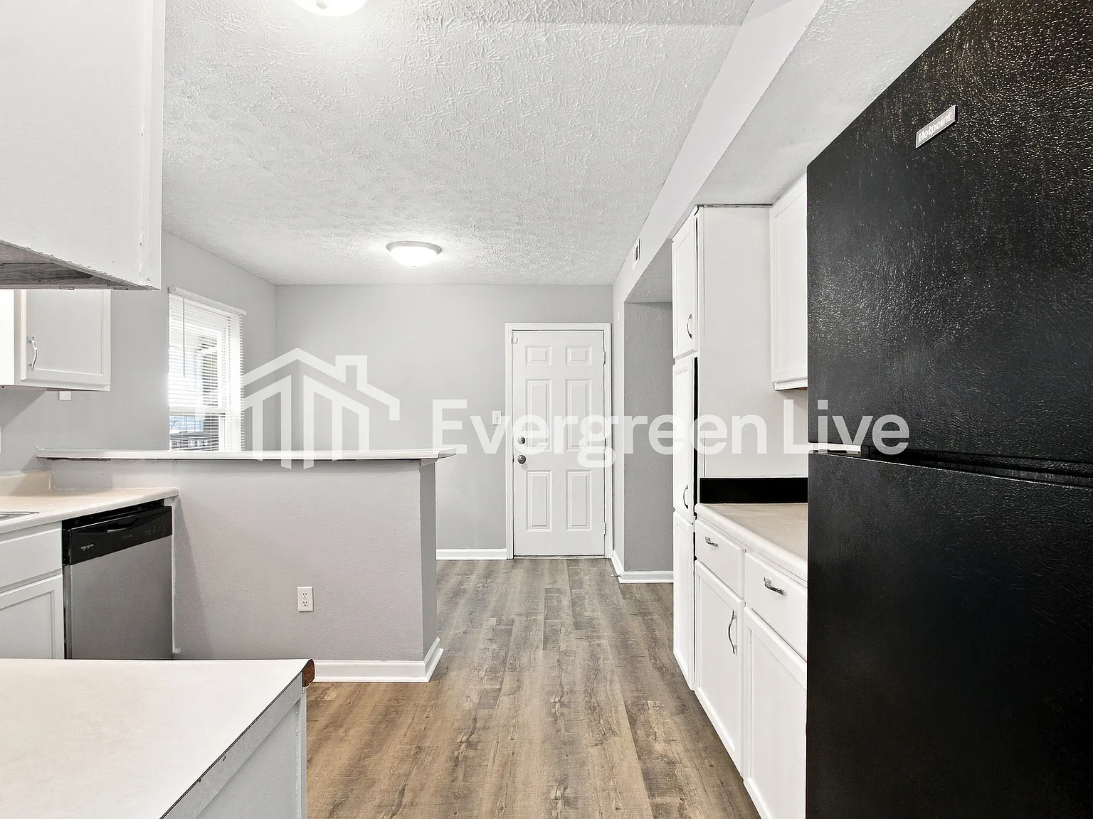 4 bed, 2.5 bath, 1980 sqft, $1,845 — Photo 4