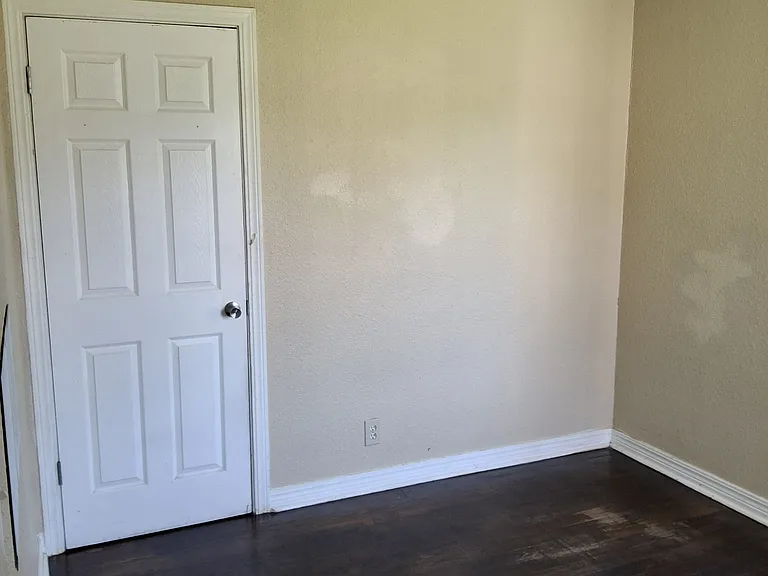 1552 S Elm Ave — Photo 20