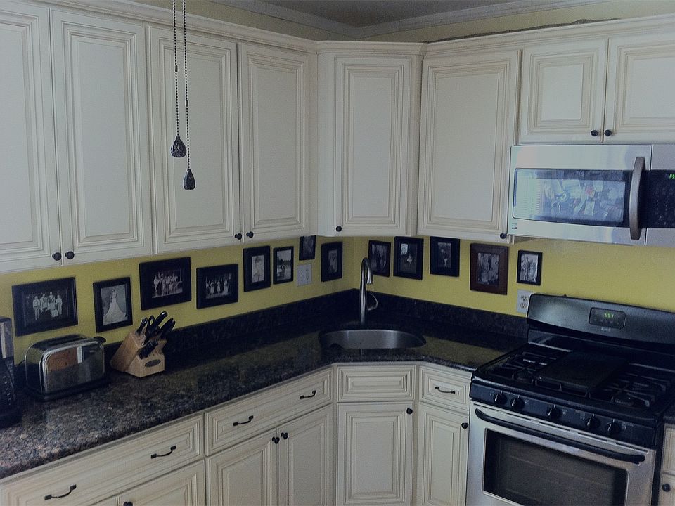 2nd image of 3640 W Oakdale Ave #2