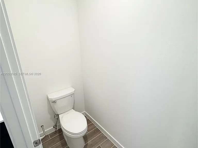 120 NE 13th Ter #120 — Photo 25