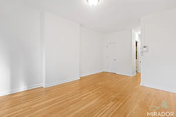 Rented by Mirador Real Estate | media 7