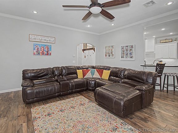 3rd image of 6903 S 4th St W