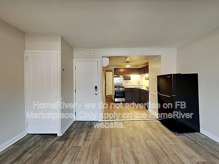 1107 N 2nd St #4 — Photo 3