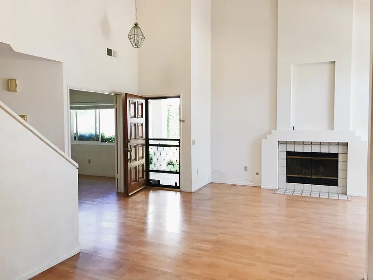 8755 Rideabout Ln — Photo 3