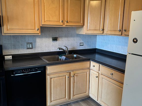 5th image of 1463 Mercury Dr APT 427