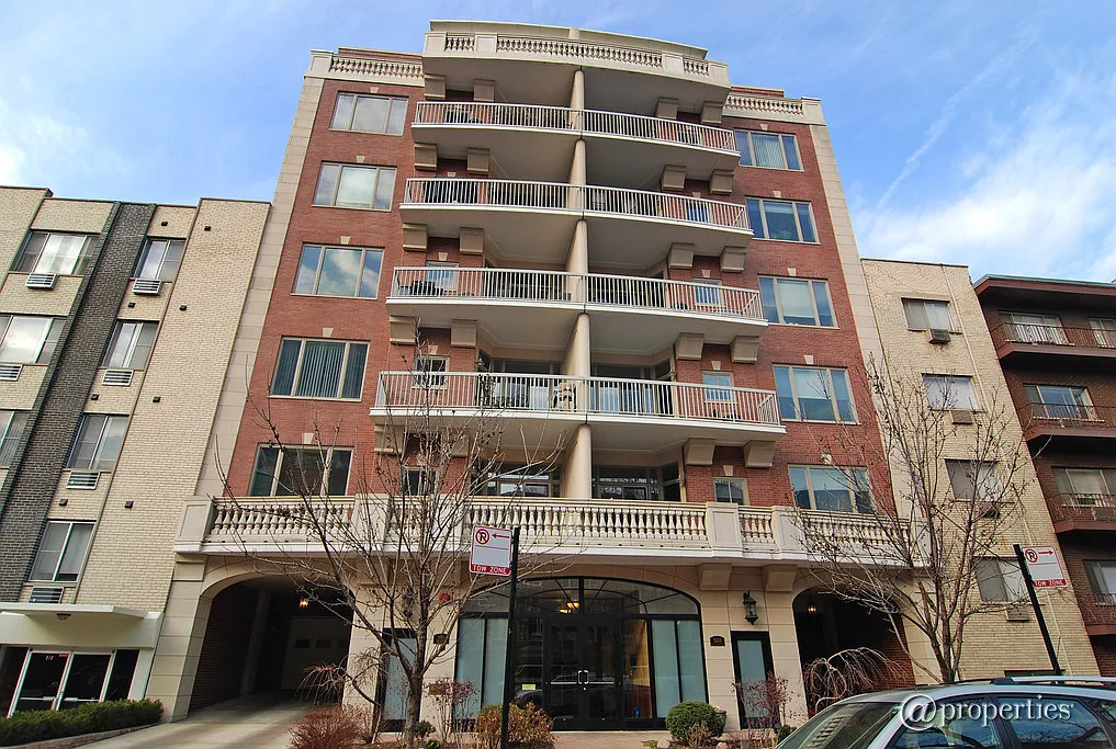 508 W Melrose St APT 2A photo 1