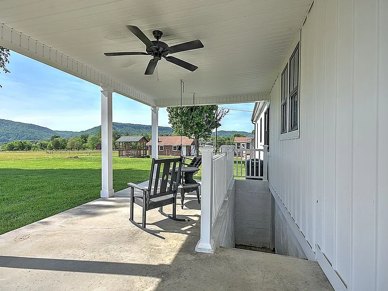 403 Silver Lake Rd — Photo 43
