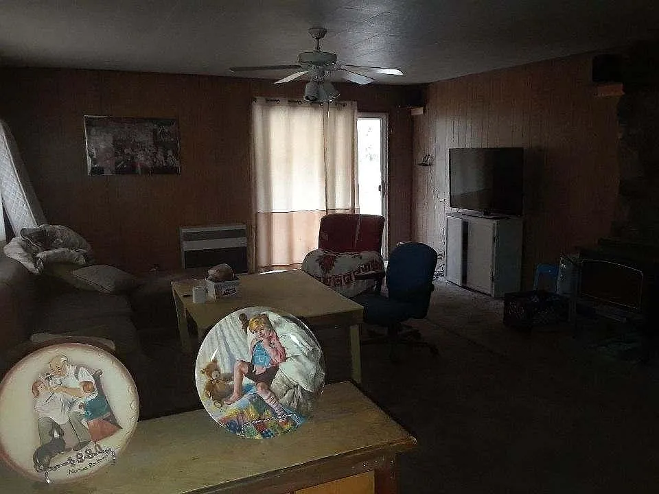 16534 Meadow Rd photo 1