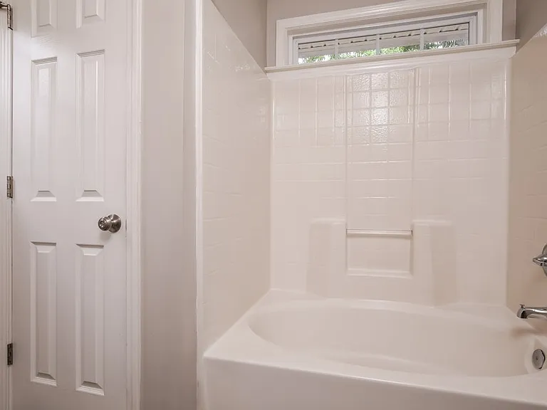 203 Zircon Ln — Photo 14