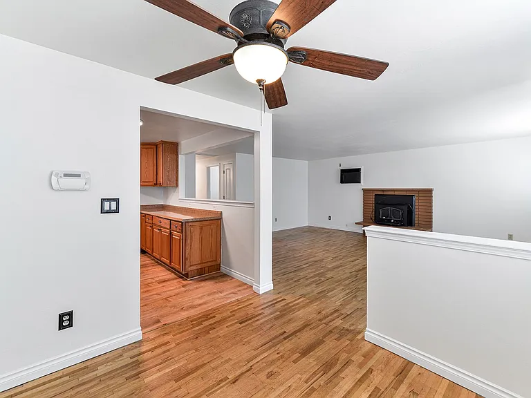 1516 Jones Ave NE — Photo 7