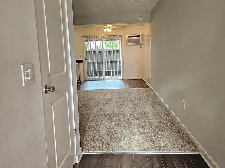 1BR, 1BA-707SF