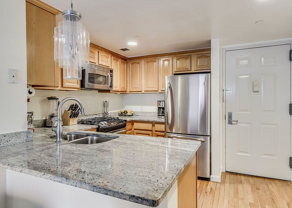 1st image of 11624 Grosvenor Ln APT 3A