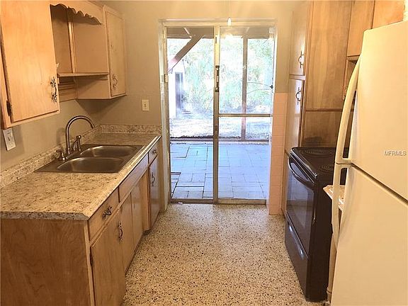 5th image of 501 Hillside Dr S