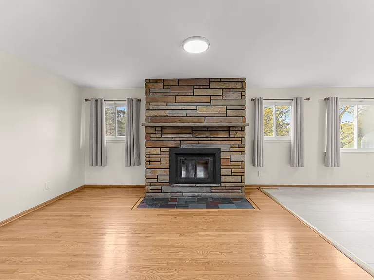 20325 Westview Dr — Photo 3