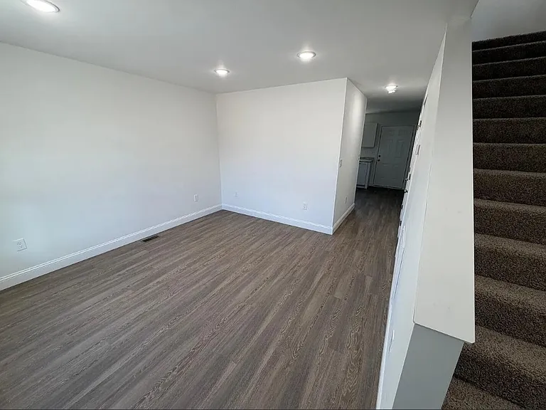 1407 Madison St — Photo 6