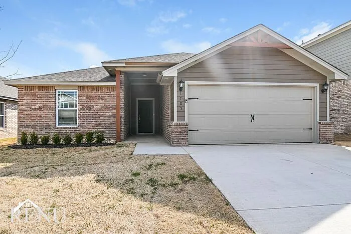 1705 Maroon Dr