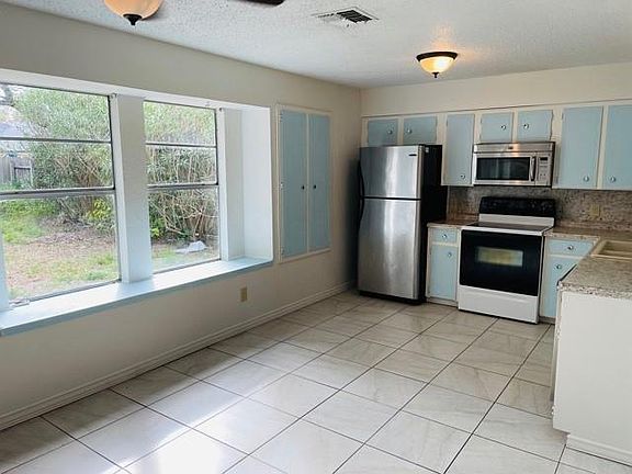 4th image of 2197 Glenwood Dr