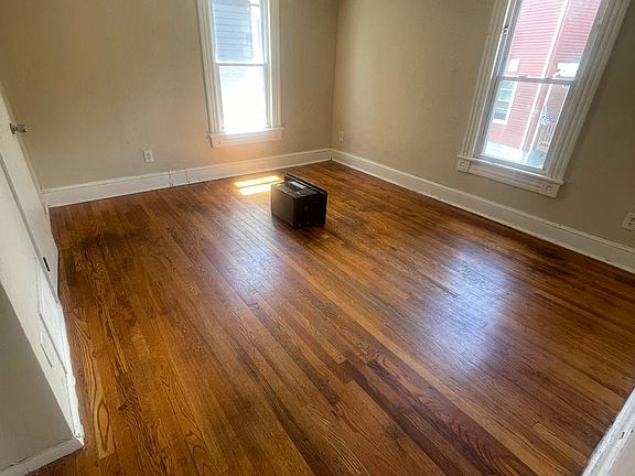 5th image of 31 Academy Ave #2